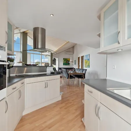 Stunning In With Kitchen