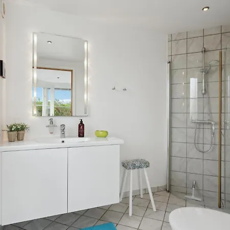 Lovely Home In Vinderup With Sauna *