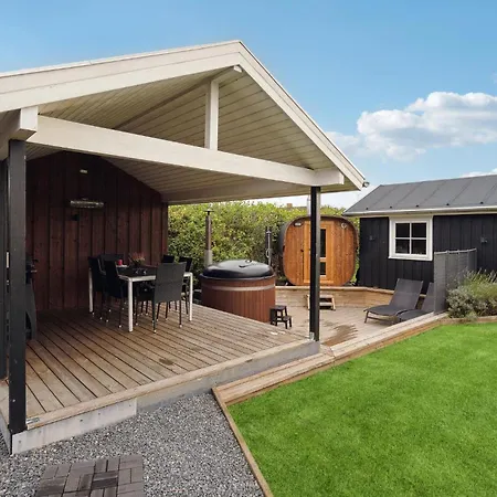 Lovely Home In Vinderup With Sauna *
